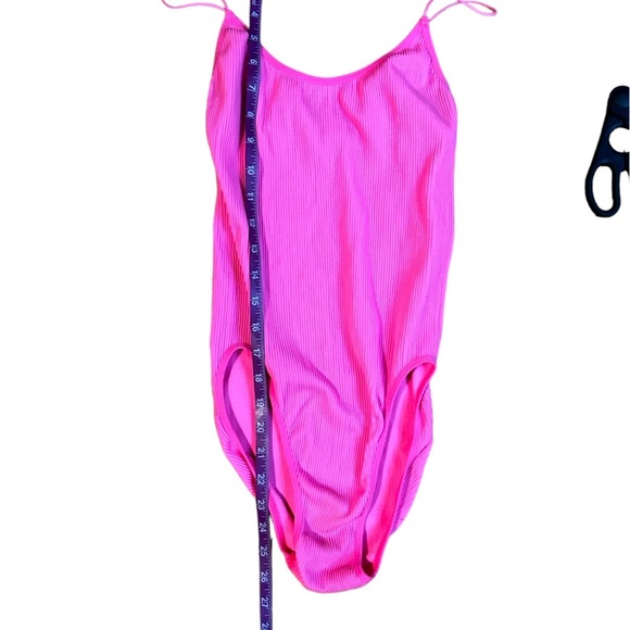 Aritzia Sunday Best Bubblegum Pink Cassandra Bodysuit M/L Ribbed - Picture 6 of 6